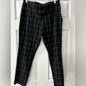 Black and white patterned cropped dress pants